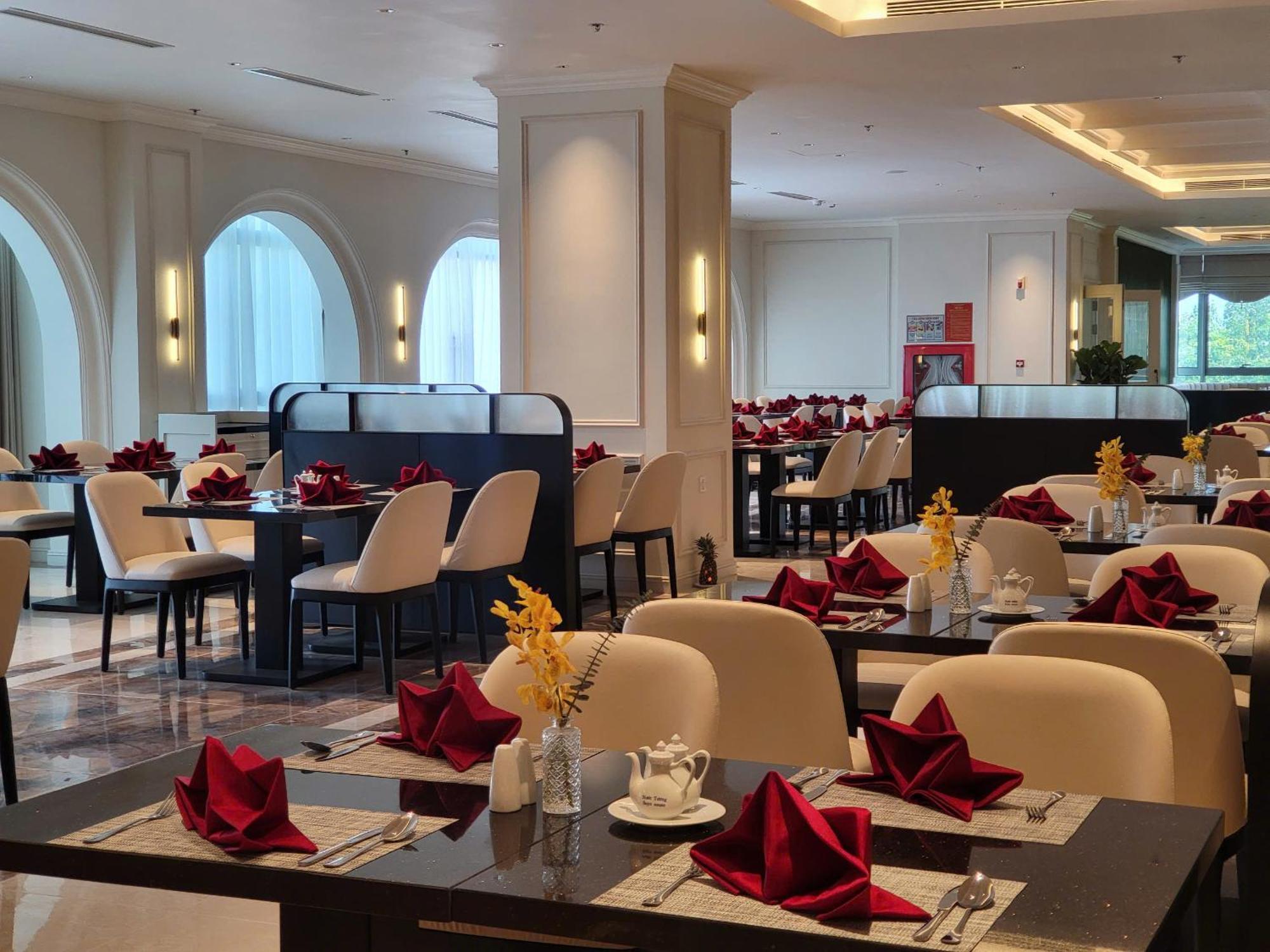 Cosmo Stars Hotel Bac Lieu Dış mekan fotoğraf