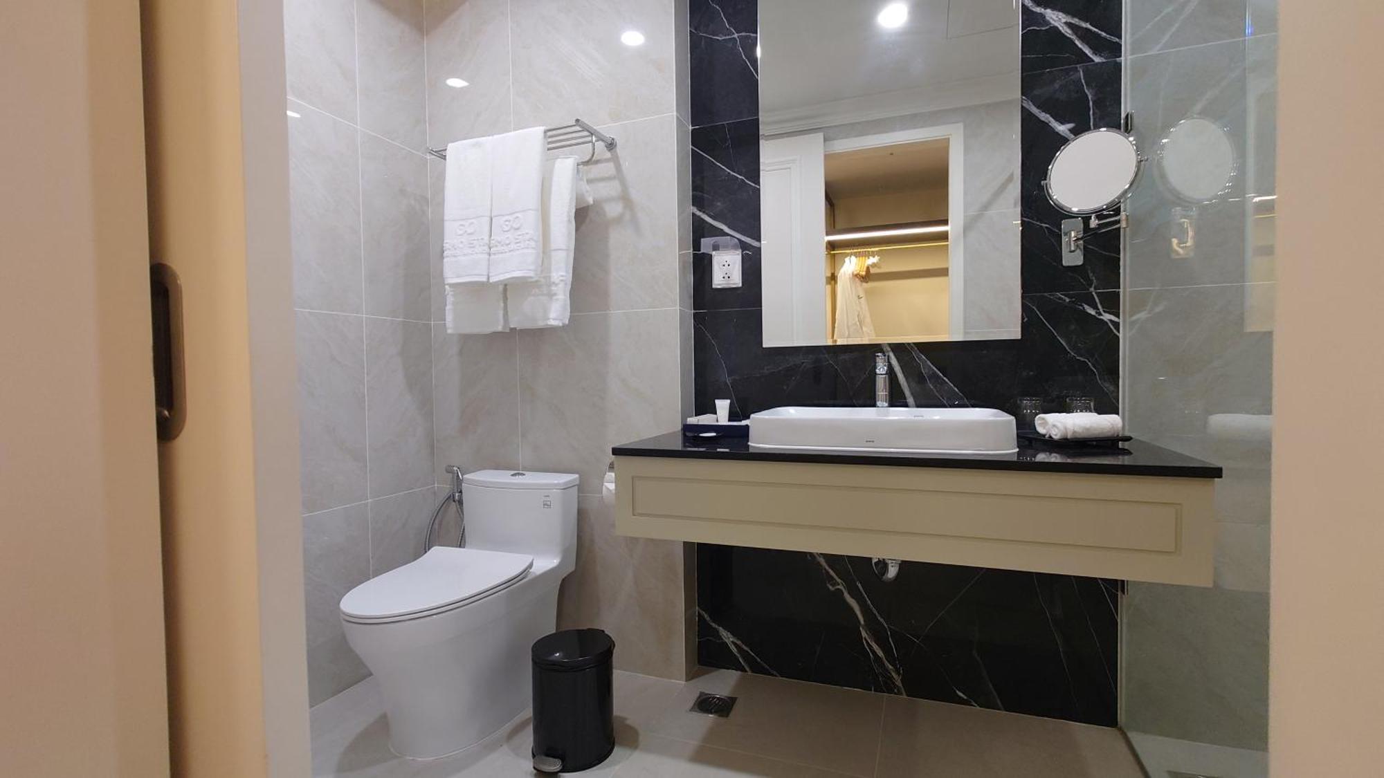 Cosmo Stars Hotel Bac Lieu Dış mekan fotoğraf