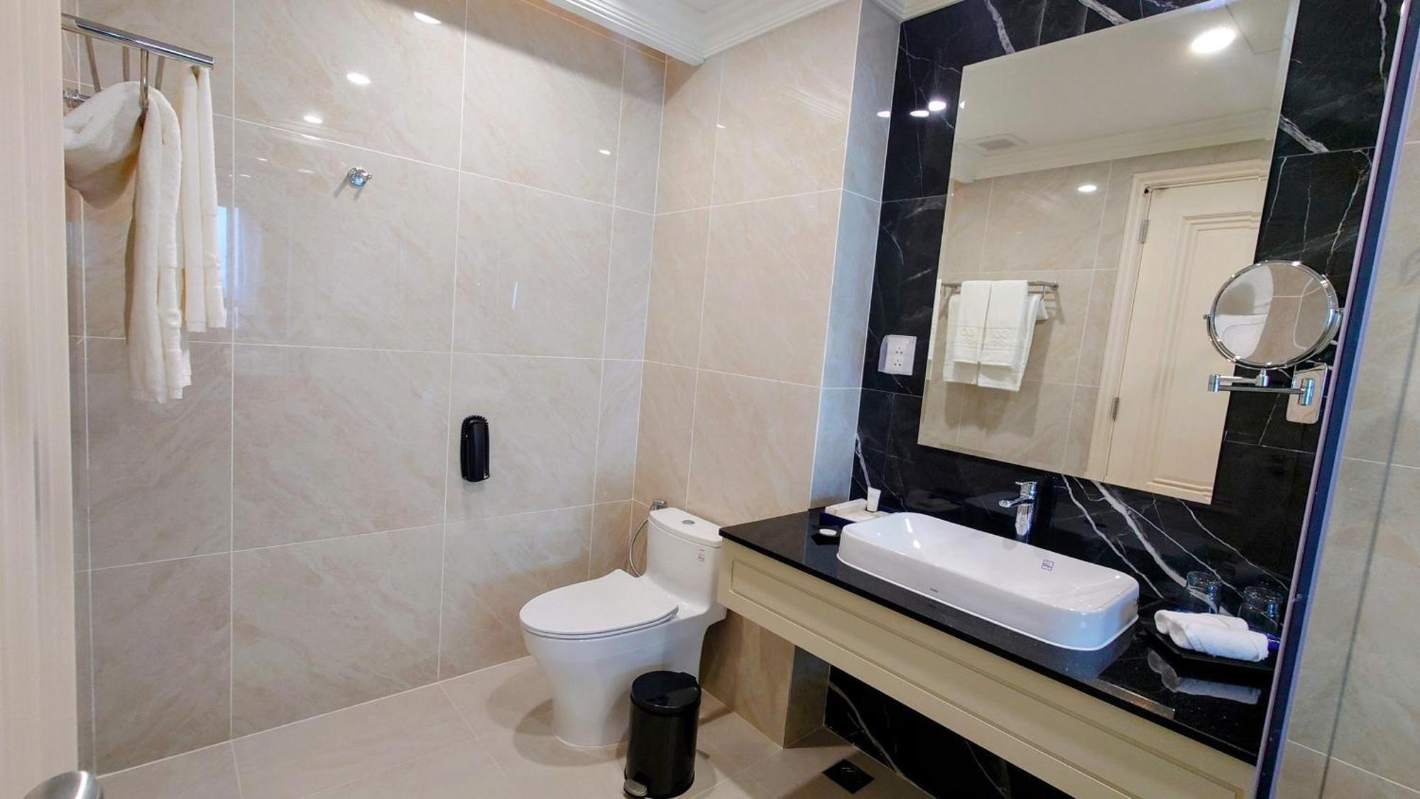 Cosmo Stars Hotel Bac Lieu Dış mekan fotoğraf